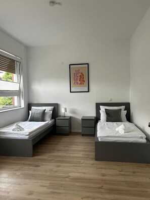 4 bedrooms, iron/ironing board, free WiFi, bed sheets