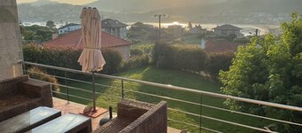 6-bedroom villa in enjoyable O Hio with WiFi