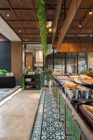 Desayuno buffet diario (IDR 100000 por persona)