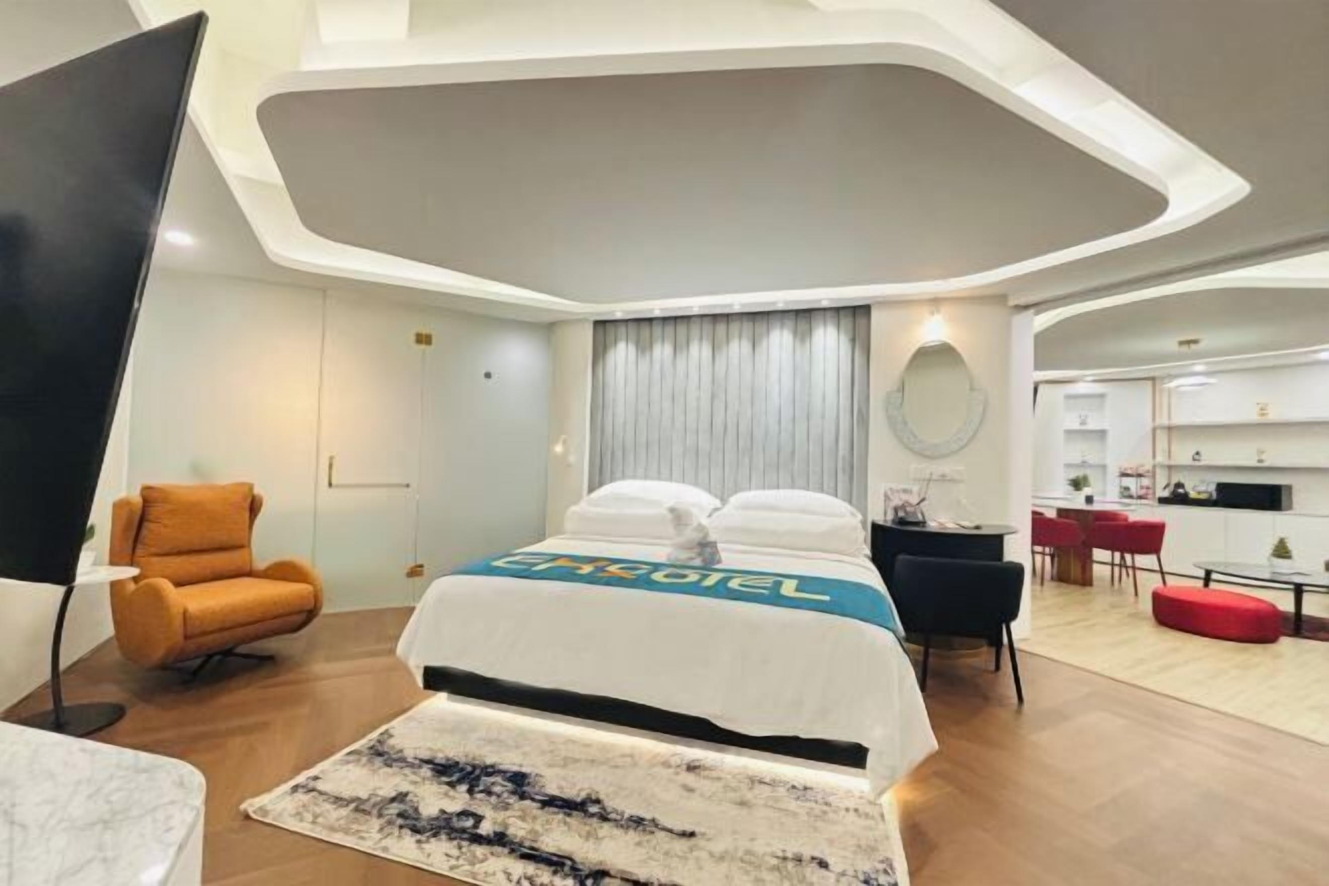 In-room safe, desk, free WiFi, bed sheets