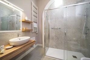 Comfort Room, Vineyard View | Bathroom | Slippers - Foresteria di Serracavallo  (Bisignano)