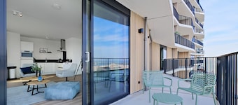 Modern apartment with 2 bedrooms and 2 bathrooms