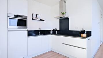 Fridge, dishwasher, high chair