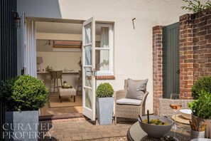 Terrace/patio - Charming Mews House in Historic Winchester (Hampshire)