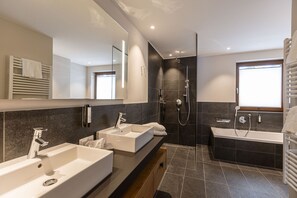 Shower, towels