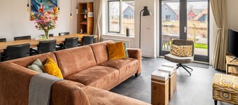 Detached waterside holiday home with 3 bedrooms