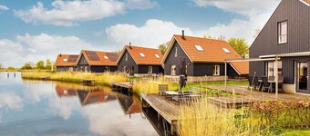 Detached waterside holiday home with 3 bedrooms