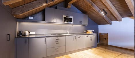 Fridge, microwave, dishwasher, coffee/tea maker