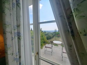 Superior-Doppel- oder -Zweibettzimmer, Gartenblick | Blick auf den Garten