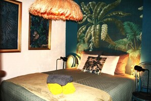 1 slaapkamer, een strijkplank/strijkijzer, wifi, beddengoed