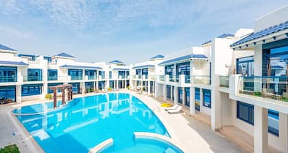 Luxury Palm Villa with Rooftop Garden, Pool, Beach