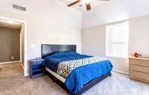 3 bedrooms, desk, iron/ironing board, travel crib