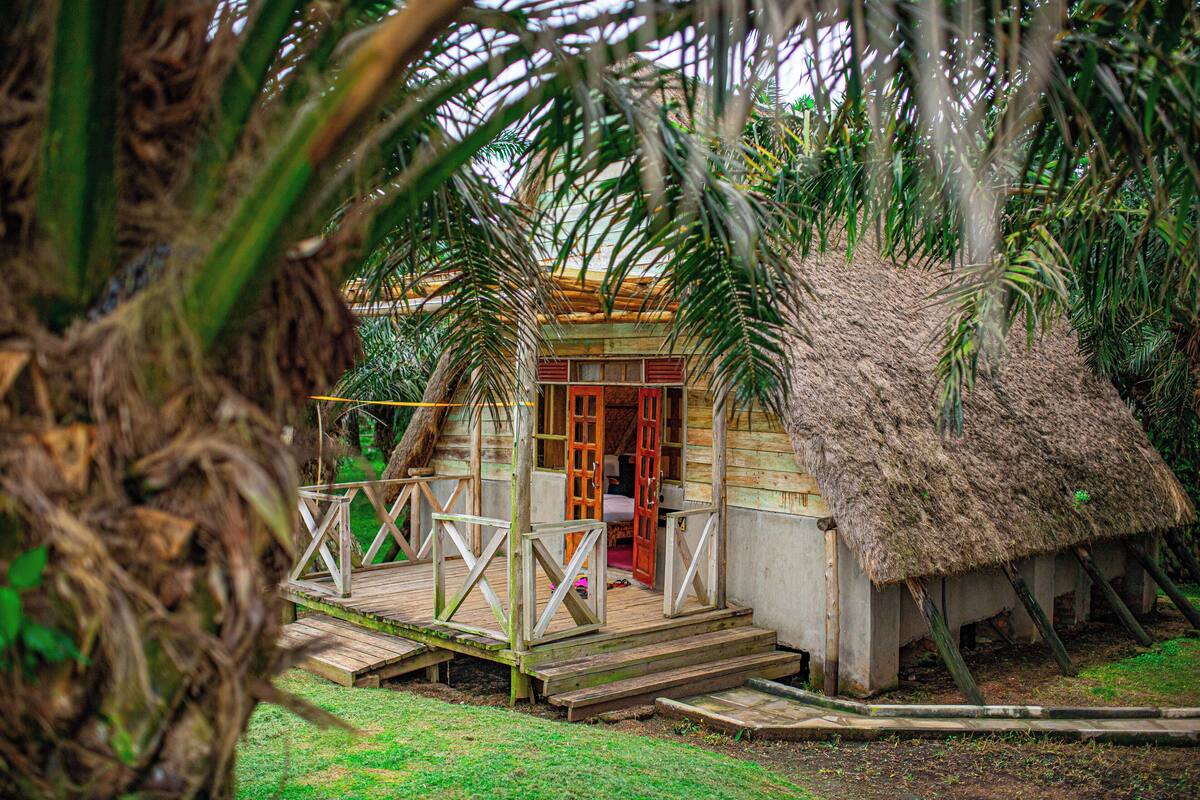 家庭小屋 | 書桌、筆電工作空間、免費無線上網