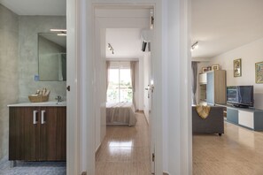 2 chambres, fer et planche à repasser, Wi-Fi gratuit, draps fournis