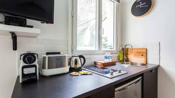 Classic Studio (16) | Private kitchen | Fridge, stovetop, espresso maker, electric kettle