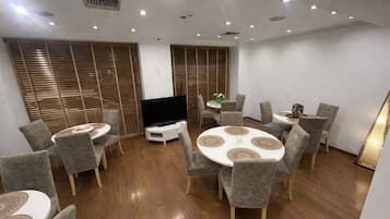 Televisor de pantalla plana de 24 polzades amb canals per cable