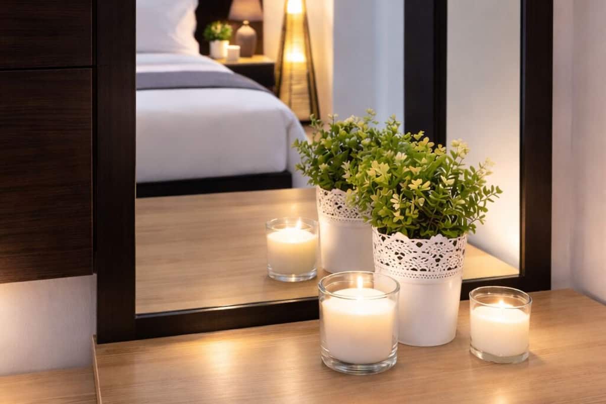 Premium bedding, down comforters, iron/ironing board, free WiFi