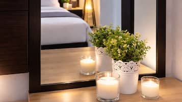 Sengetøy av topp kvalitet, dundyner og strykejern/-brett