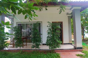 Superior bungalow, balkon, uitzicht op bergen | Terras