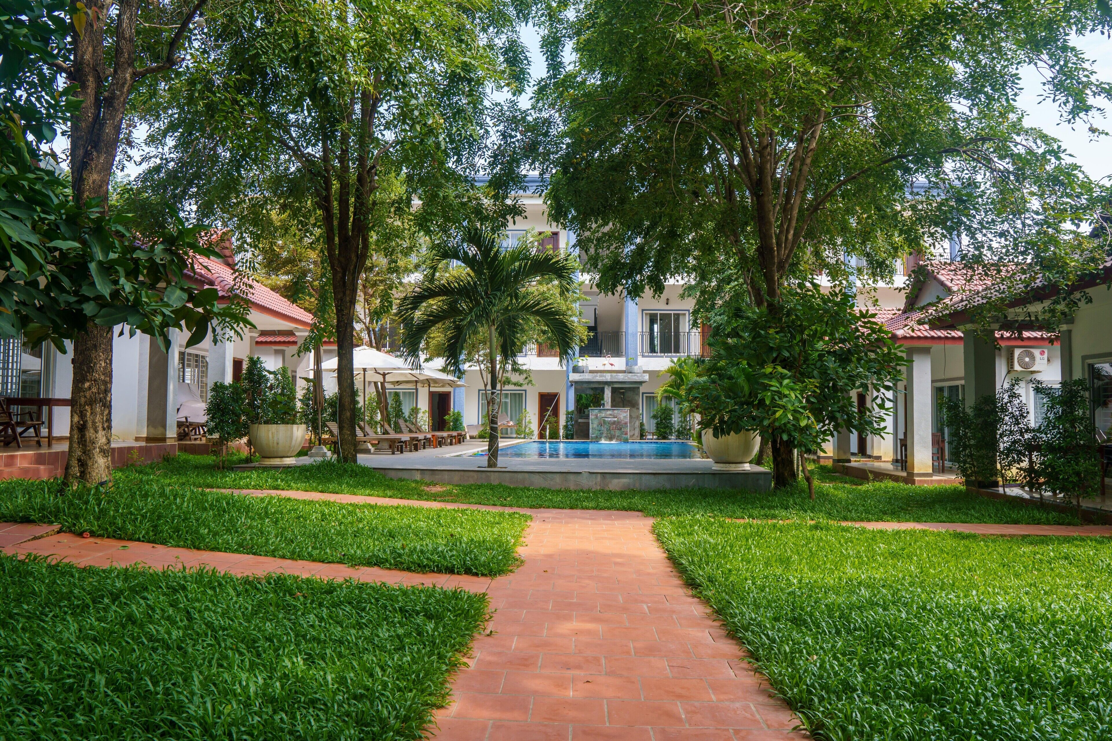 المنشأة من الخارج