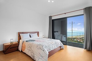 2 bedrooms, iron/ironing board, WiFi, bed sheets - Calheta´s Paradise Holiday Home (Arco da Calheta)