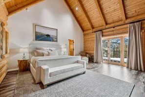 5 bedrooms, iron/ironing board, free WiFi, bed sheets
