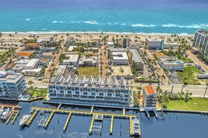 Marina - Beachfront & Pool ~ Near Marriott Hollywood Beach (Hollywood)