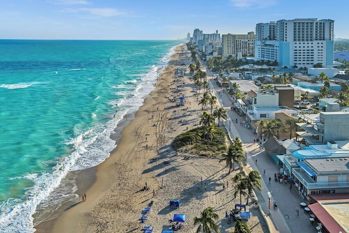Modern 1BR w/ King Bed ~ Hollywood Beach & Casino