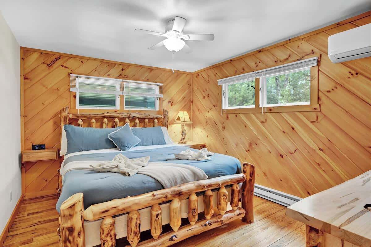 2 bedrooms, WiFi, bed sheets