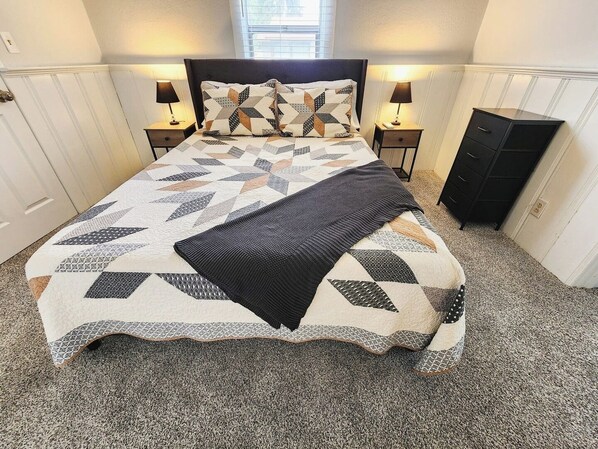 3 bedrooms, iron/ironing board, WiFi, bed sheets