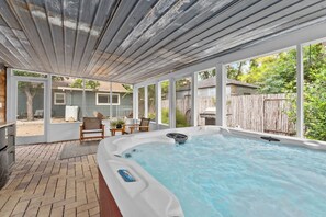 Terrace/patio - The Hackberry - Hot Tub, Fire Pit & Close to Main! (Fredericksburg)