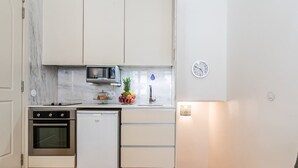 Unclassified image, 2 of 35, button - Colourful Cozy Flat by HostWise (Porto)