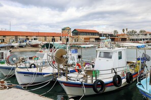 Marina - Spacious 2 BR appartment near mall-Internet 1Gbps (Pafos)