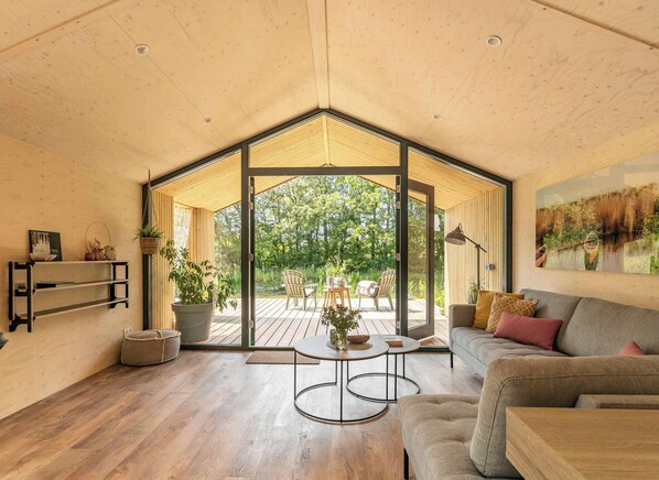 TV, offices - NEW! Hello Zeeland - Watervliet Oyster Lodge (Wissenkerke)