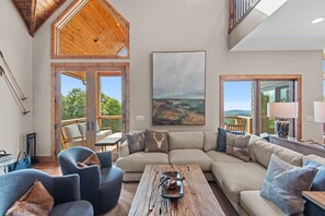 Smart TV, fireplace, foosball, video library - Grandview Pointe - Luxury on Sugar, hot tub, game room (Banner Elk)