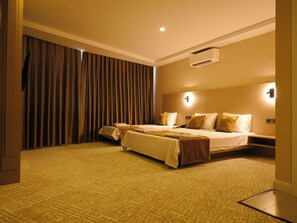 Standard Triple Room, Multiple Beds