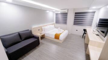 In-room safe, desk, laptop workspace, free WiFi