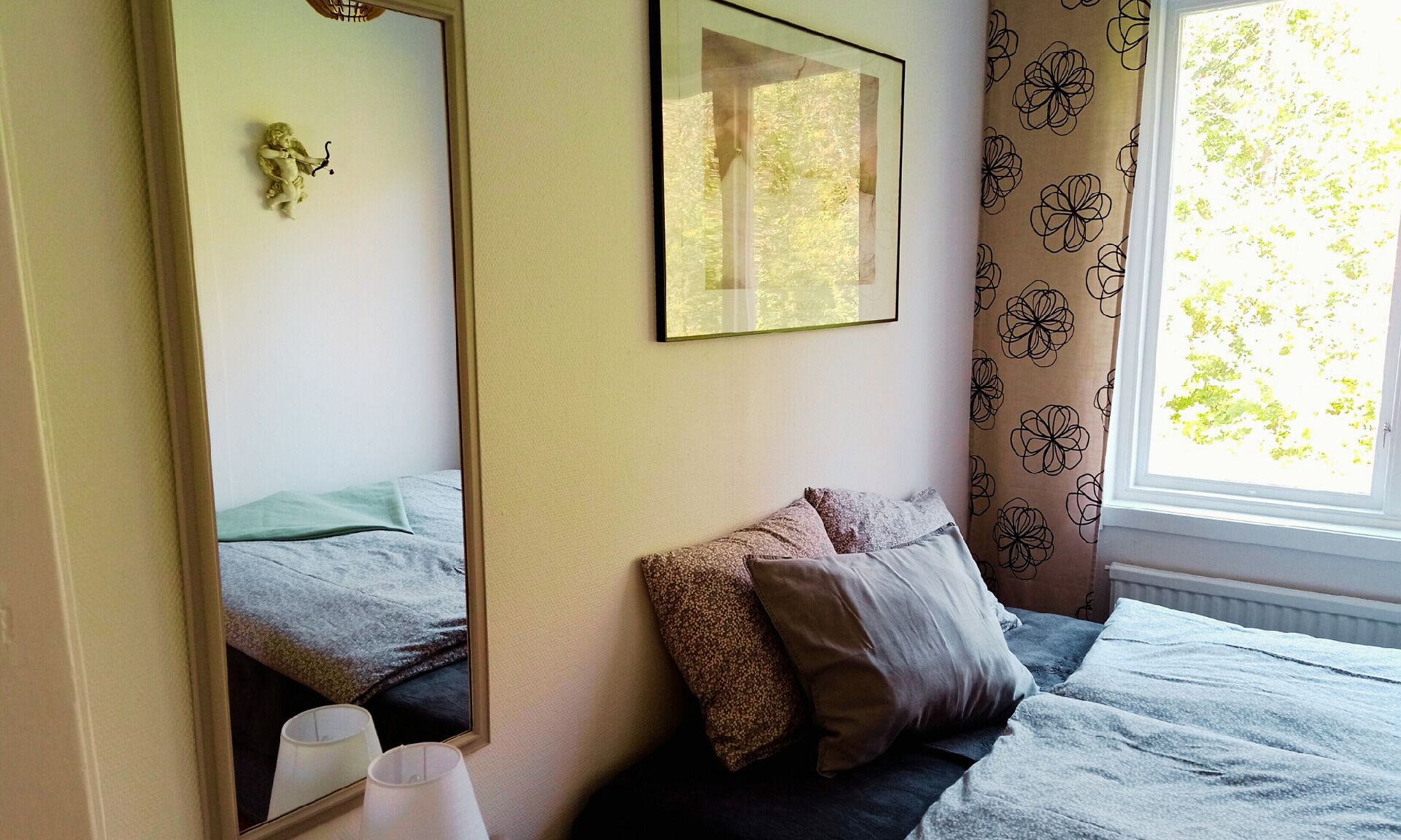 3 bedrooms, bed sheets