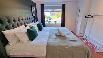 3 bedrooms, iron/ironing board, travel crib, WiFi