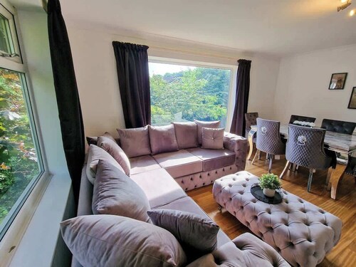 3 Bed Gatley Home | Free Parking
