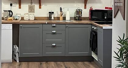 Welsh Cottage nestled in the Afan Valley. MTB & Hiking Trails just a step away..