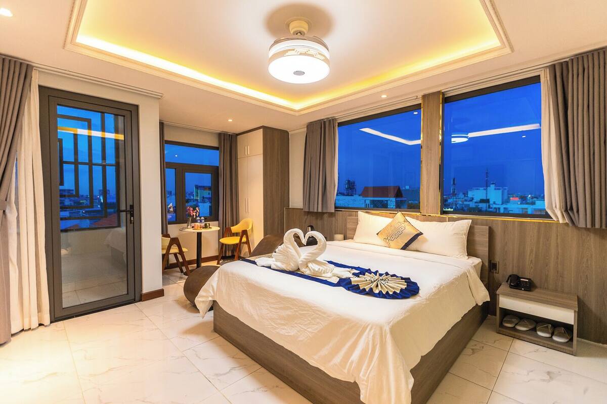 Royal Suite | Soundproofing, free WiFi, bed sheets