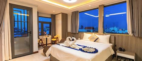 Royal Suite | Soundproofing, free WiFi, bed sheets