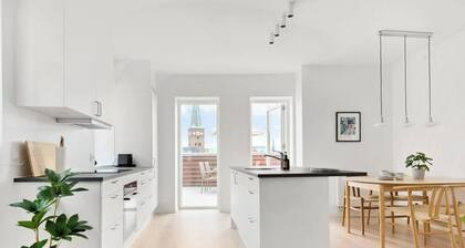 Grand Penthouse Suite With Private Rooftop Terrace