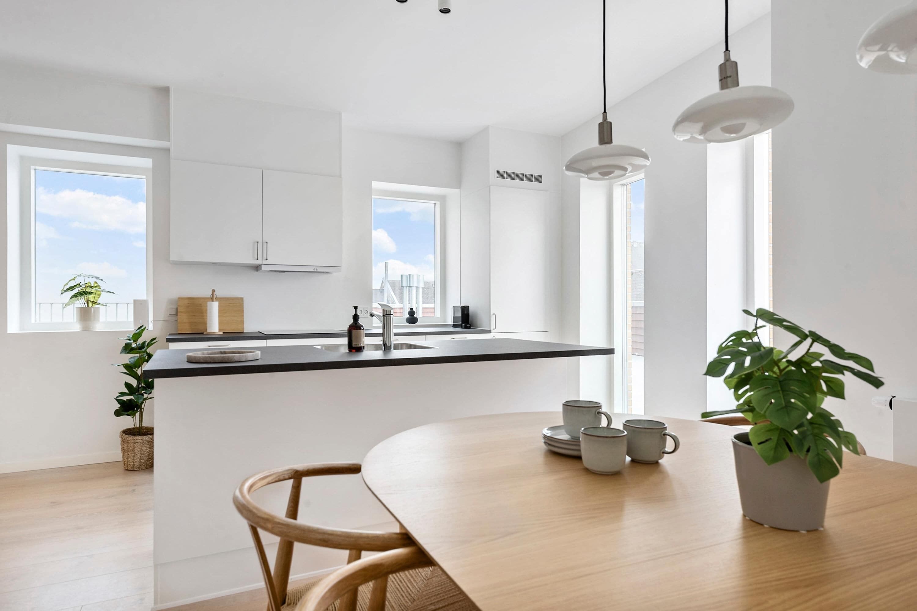 Réfrigérateur, four, plaque de cuisson, lave-vaisselle