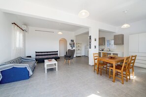 Living area - Family House for 3 by Tinosstay (Tinos)