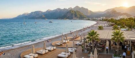 50-cm flat-screen TV with satellite channels