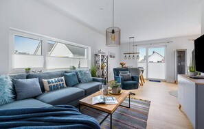 TV, fireplace - Beautiful home in Olpenitz with sauna (Olpenitz)