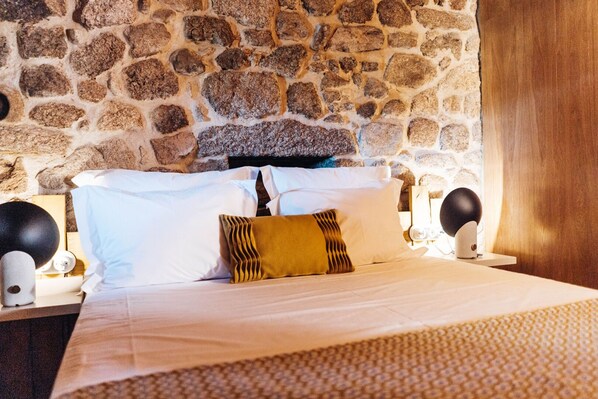 1 dormitori, planxa i posts de planxar i Internet 