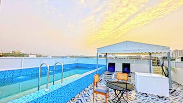 Pool auf dem Dach